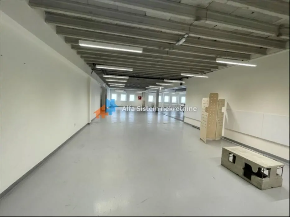 Rent, office space, 1000m², Autokomanda, Voždovac Sve Podlokacije