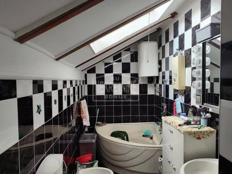 Prodaja, kuća, 180m², Centar, Subotica - image 15