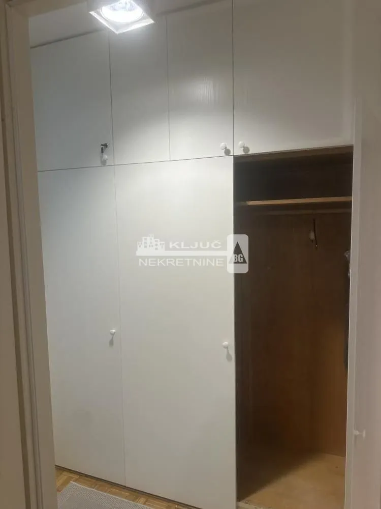 Rent, two bedroom apartment, 70m², Kalenić Pijaca, Vračar Sve Podlokacije