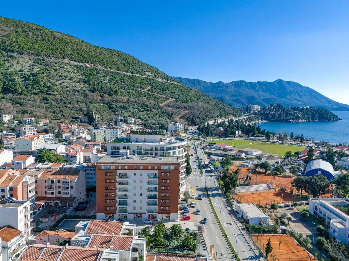 Sale, four bedroom apartment, 177m², Bulevar, Budva