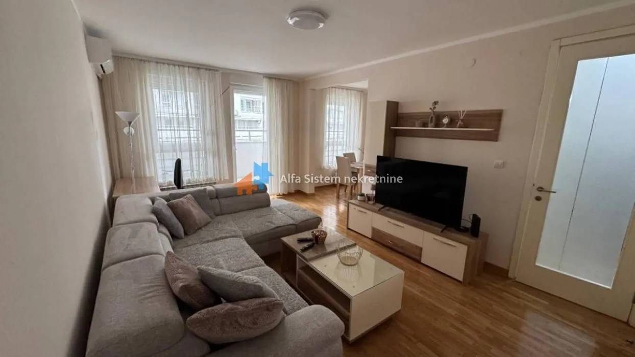 Rent, two bedroom apartment, 68m², Novi Beograd Blok 67, Novi Beograd Sve Podlokacije