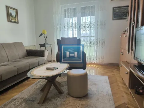 Prodaja, trosoban stan, 98m², Centar, Ćuprija - image 2