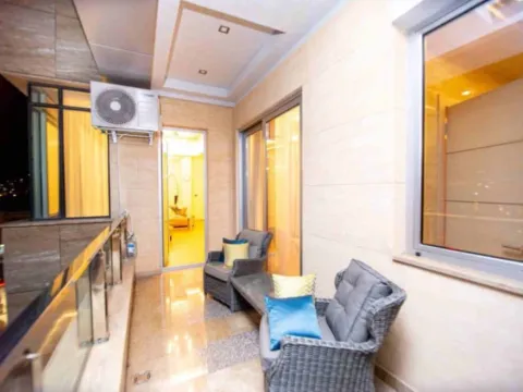 Izdavanje, dvosoban stan, 109m², Budva, Crna Gora