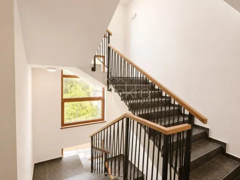 Prodaja, stan, 44m², Tivat, Crna Gora - image 4