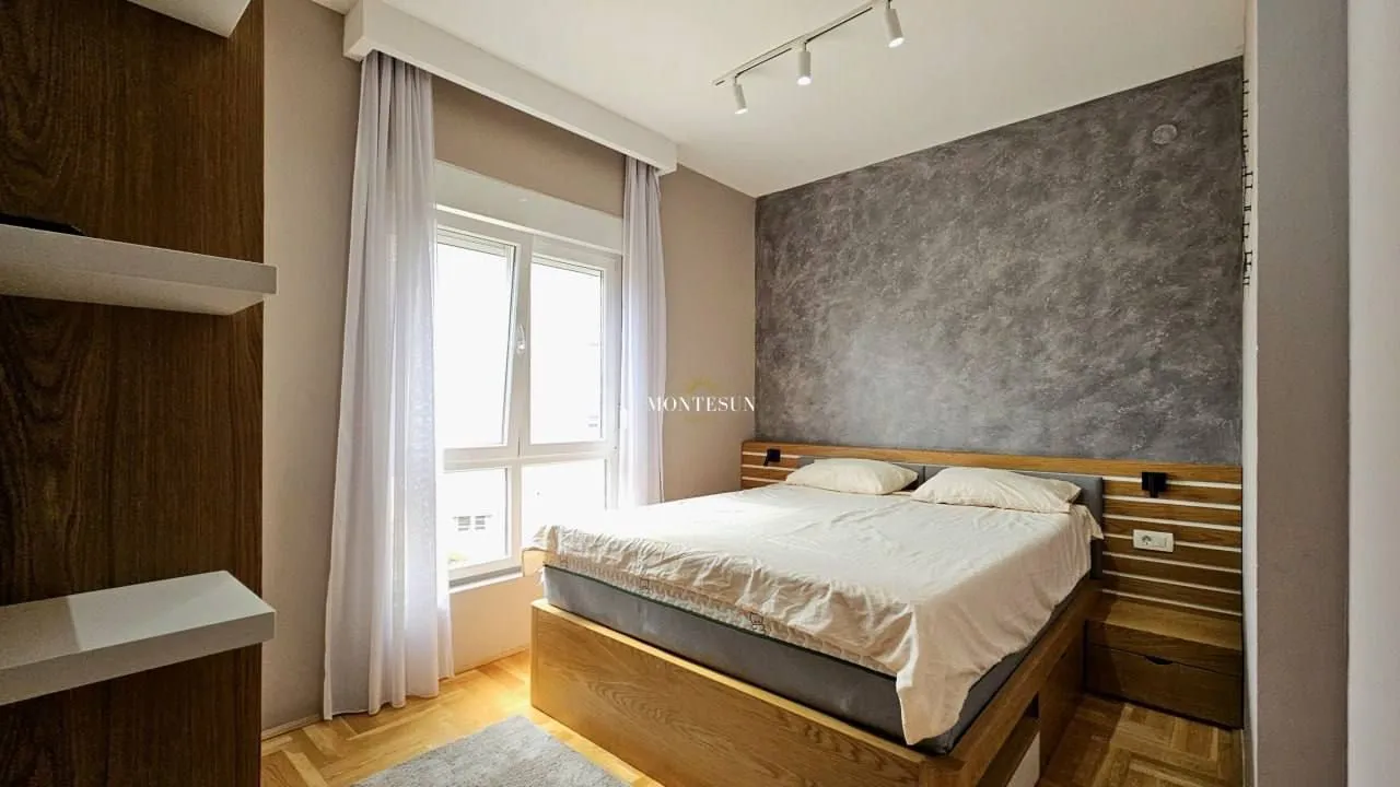 Izdavanje, dvosoban stan, 65m², Maslinjak, Budva