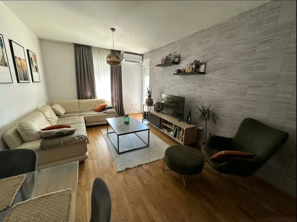 Prodaja, dvosoban stan, 70m², Stari Aerodrom, Podgorica
