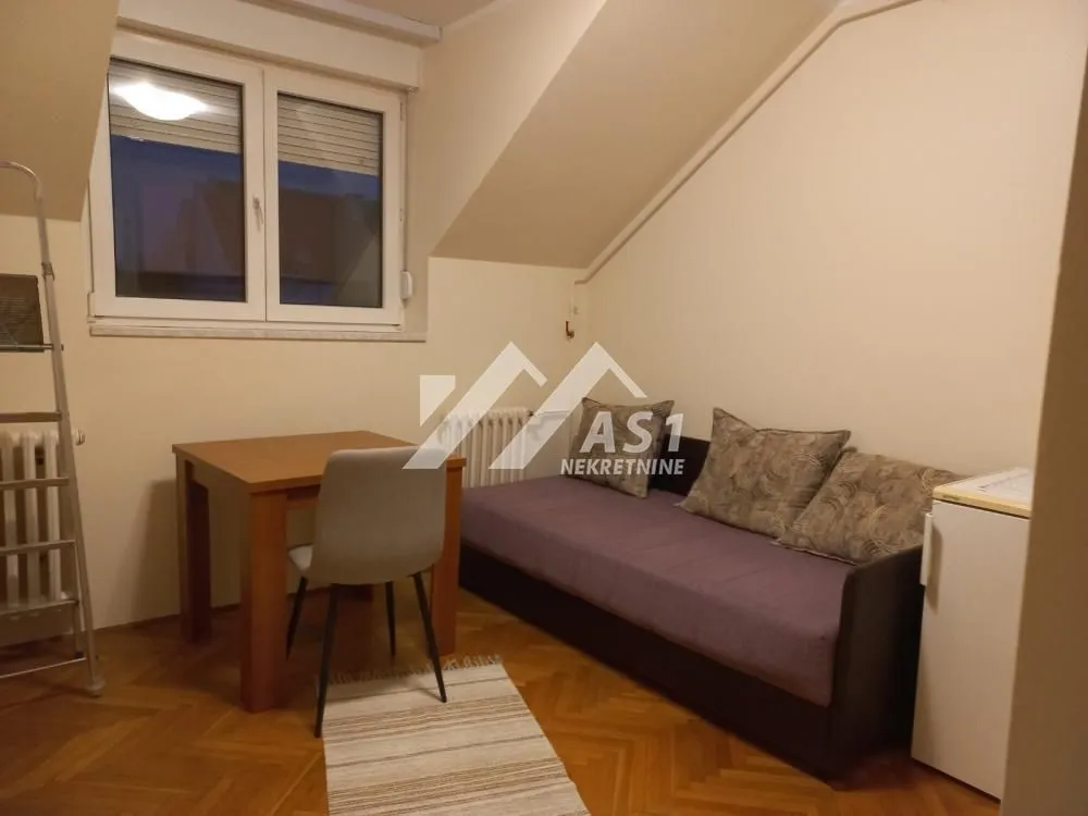 Izdavanje, jednosoban stan, 38m², Grbavica, Novi Sad Sve Podlokacije