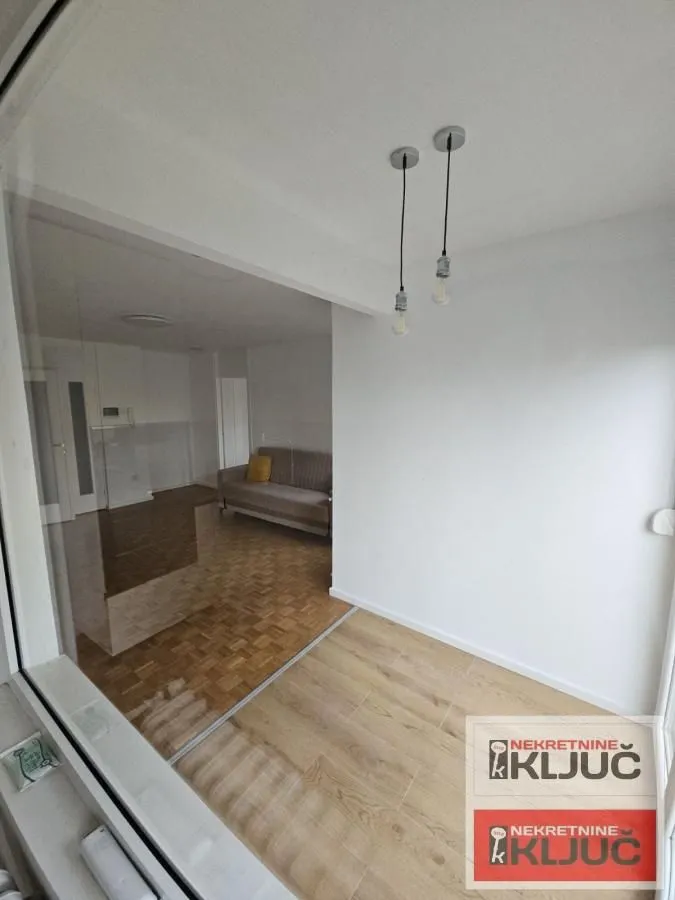 Prodaja, trosoban stan, 75m², Socijalno, Novi Sad Sve Podlokacije