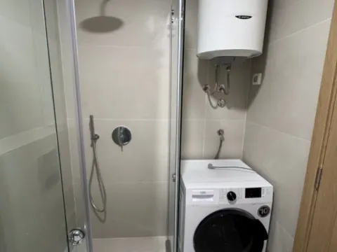 Izdavanje, dvosoban stan, 60m², City Kvart, Podgorica - image 10