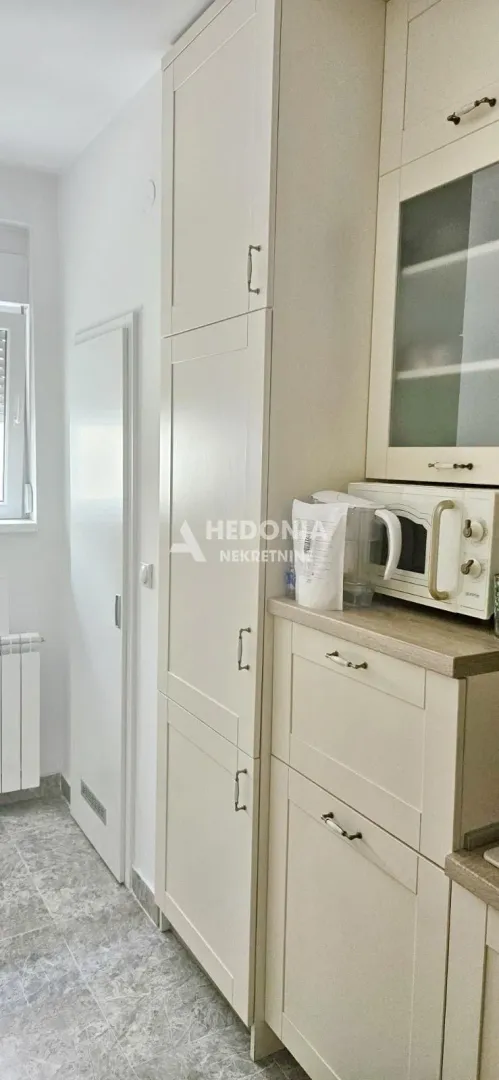 Prodaja, trosoban stan, 67m², Voždovac Sve Podlokacije, Beograd