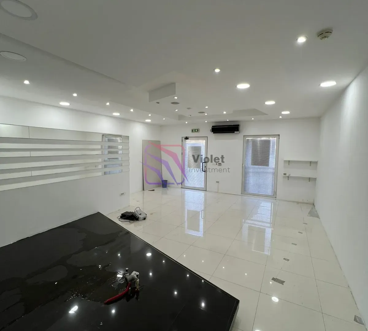 Rent, office space, 125m², City Kvart, Podgorica
