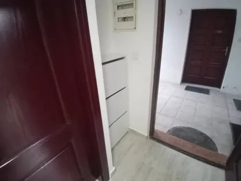 Izdavanje, dvosoban stan, 56m², Centar, Herceg Novi - image 4