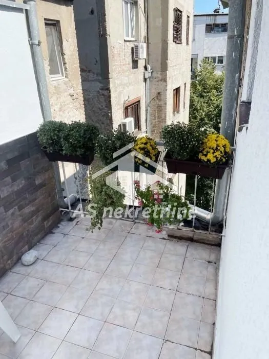 Rent, two bedroom apartment, 65m², Stari Grad, Beograd