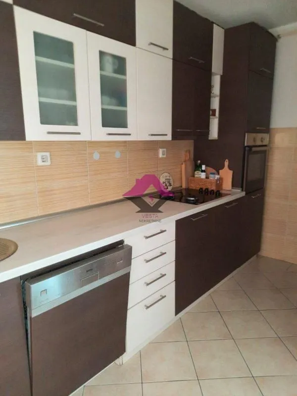 Sale, four bedroom apartment, 120m², Mladenovac, Beograd