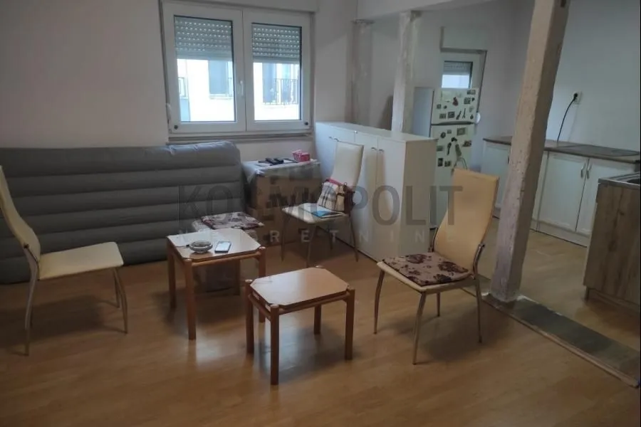 Prodaja, dvosoban stan, 37m², Đeram Pijaca, Beograd