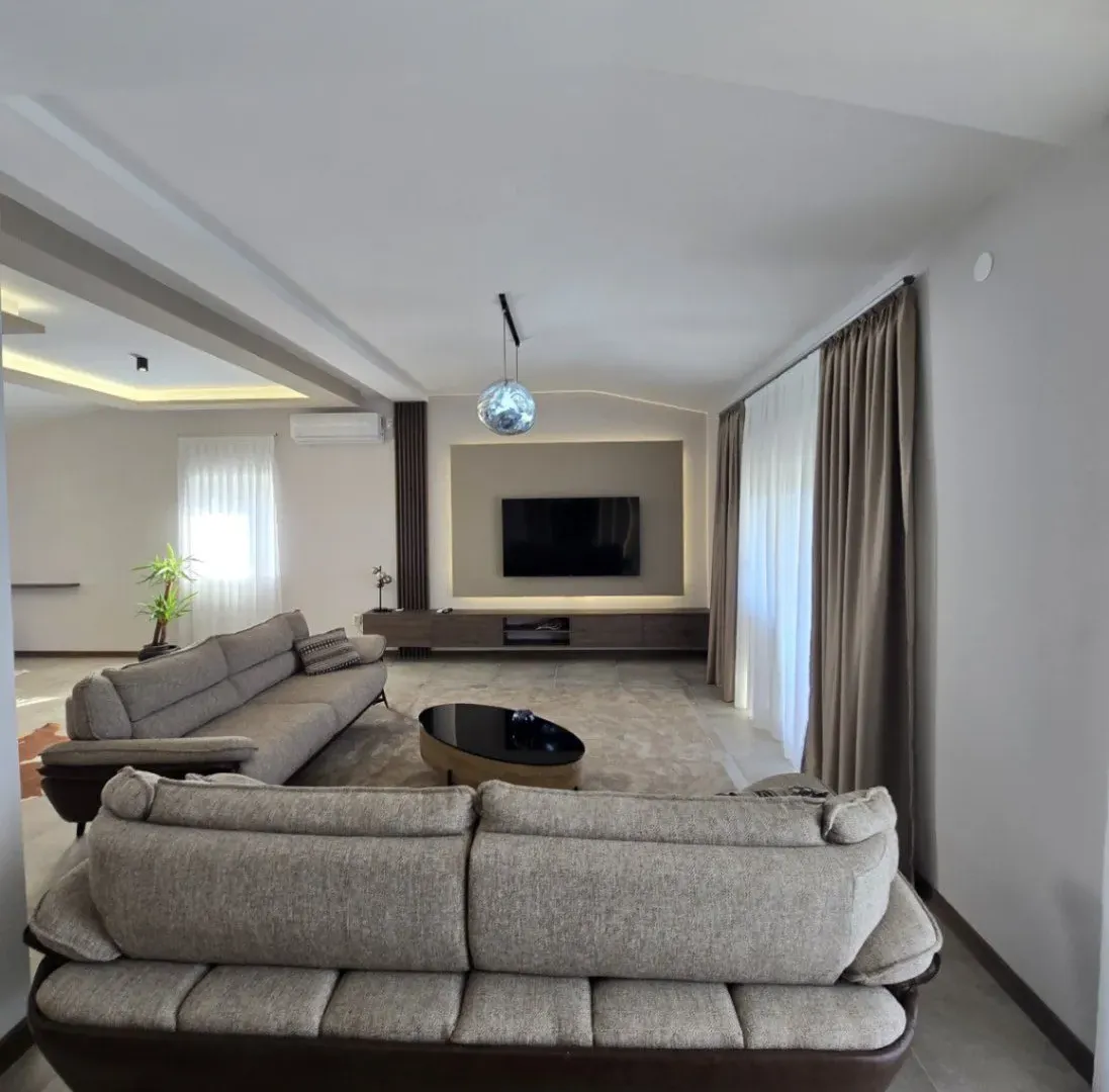 Rent, three bedroom apartment, 180m², Tološi, Podgorica