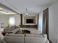 Rent, three bedroom apartment, 180m², Tološi, Podgorica - image 10