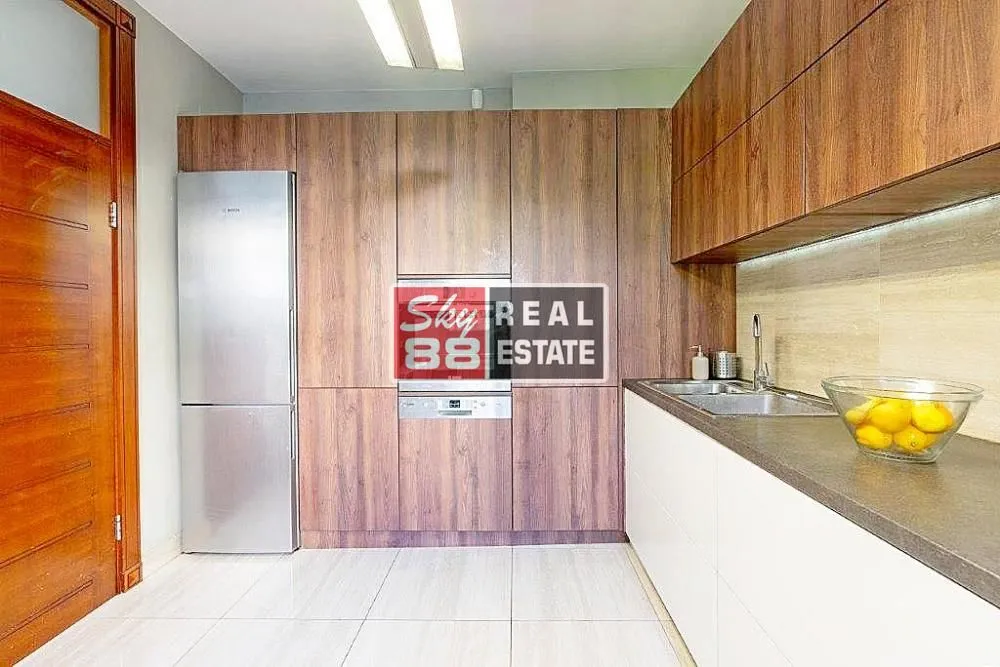 Prodaja, kuća, 400m², Golf Naselje, Beograd