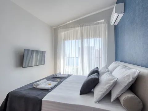 Rent, one bedroom apartment, 44m², Bečići, Budva - image 8