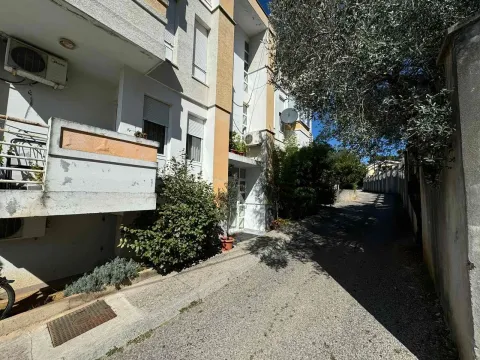 Izdavanje, jednosoban stan, 38m², Pod Goricom, Podgorica - image 14