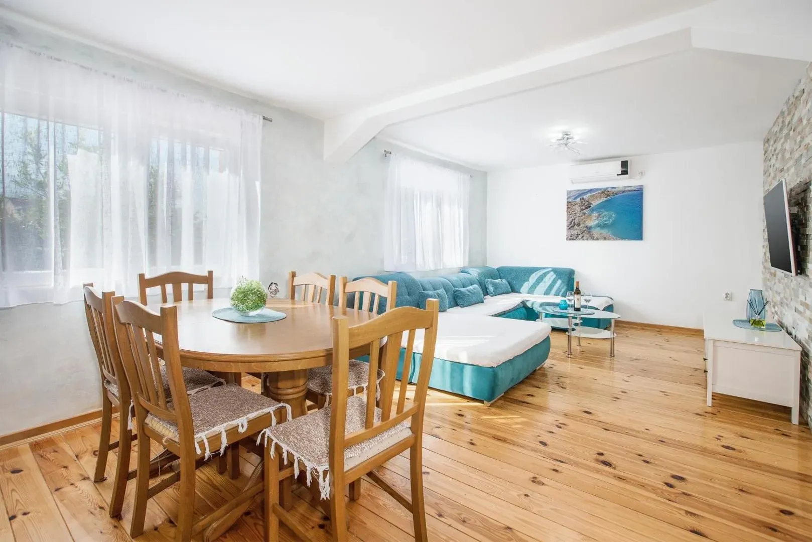 Rent, two bedroom apartment, 70m², Dumidran, Tivat