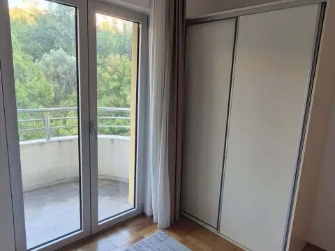 Rent, three bedroom apartment, 88m², Bečići, Budva - image 6