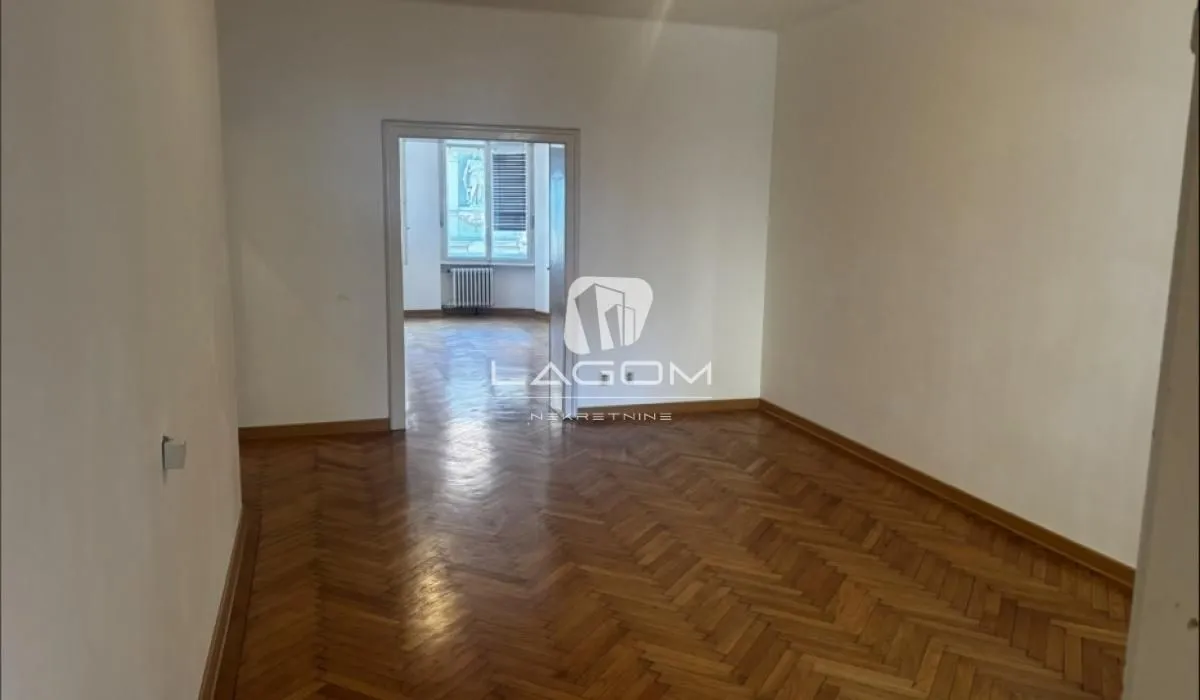 Izdavanje, trosoban stan, 89m², Stari Grad, Beograd