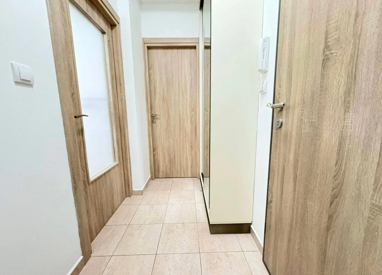 Izdavanje, jednosoban stan, 45m², Ljubović, Podgorica