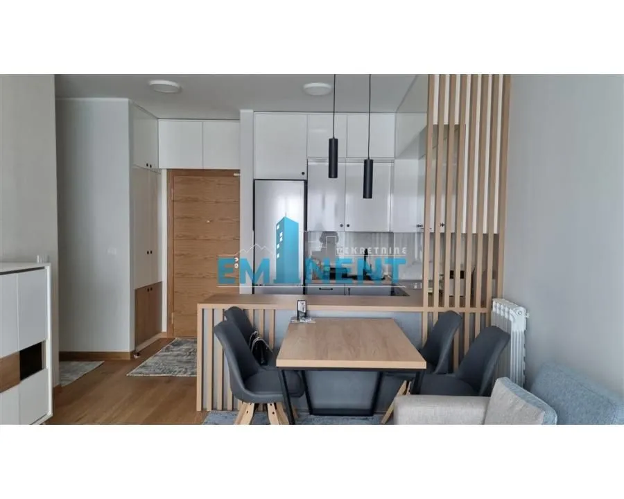 Izdavanje, trosoban stan, 70m², Novi Beograd Blok 65, Novi Beograd Sve Podlokacije