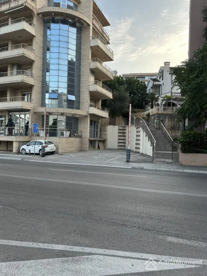 Sale, two bedroom apartment, 84m², Bečići, Budva