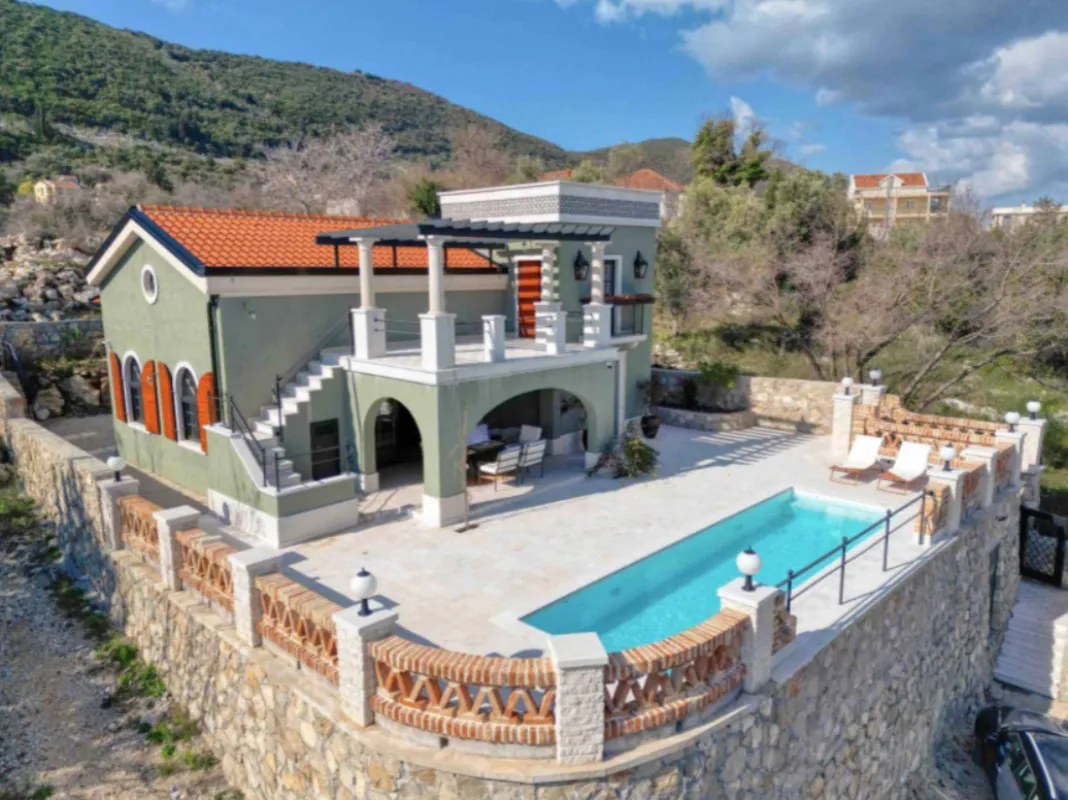 Prodaja, kuća, 160m², Herceg Novi, Crna Gora