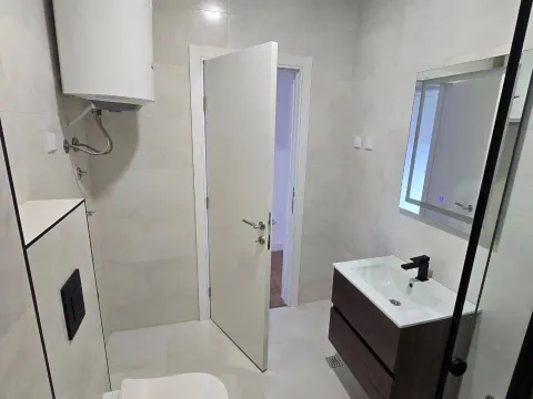 Sale, one bedroom apartment, 43m², Bečići, Budva - image 8