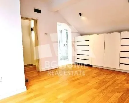 Izdavanje, kuća, 250m², Savski Venac, Beograd - image 11