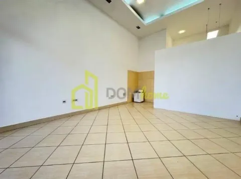 Rent, office space, 25m², Stari Aerodrom, Podgorica - image 1
