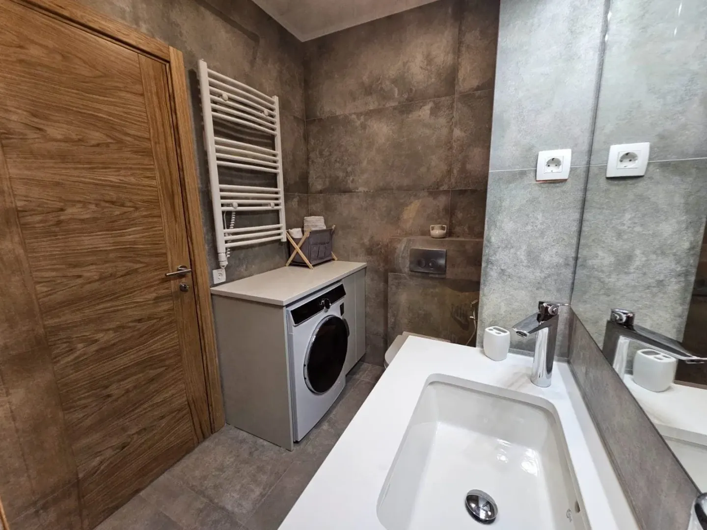 Prodaja, četvorosoban stan, 86m², Budva, Crna Gora
