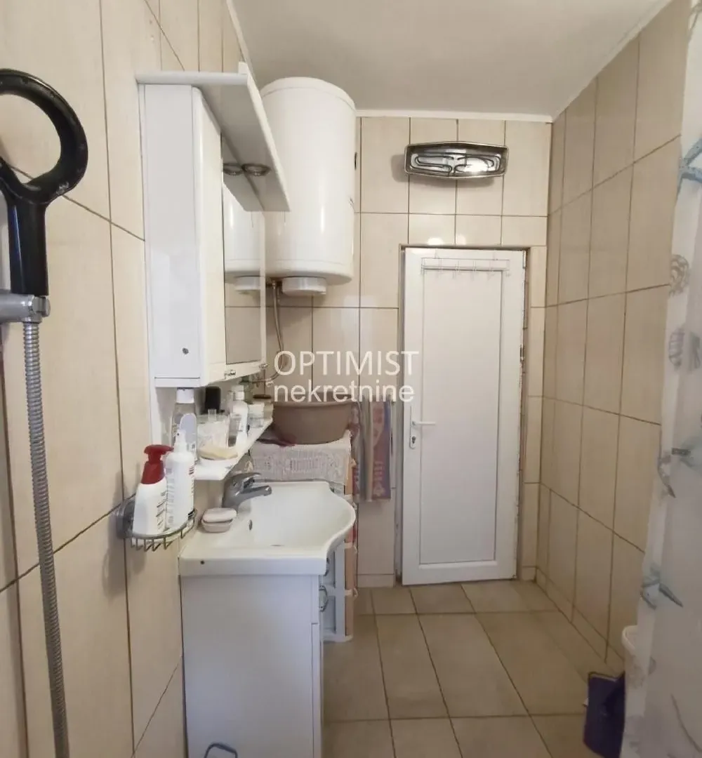 Prodaja, dvosoban stan, 65m², Lekino Brdo, Voždovac Sve Podlokacije