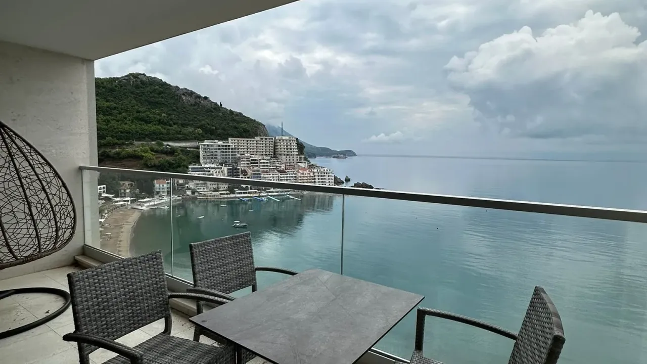 Prodaja, dvosoban stan, 75m², Rafailovići, Budva