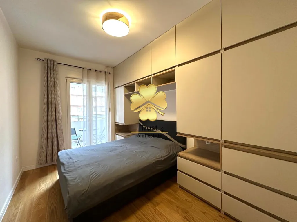 Izdavanje, jednosoban stan, 50m², Central Point, Podgorica