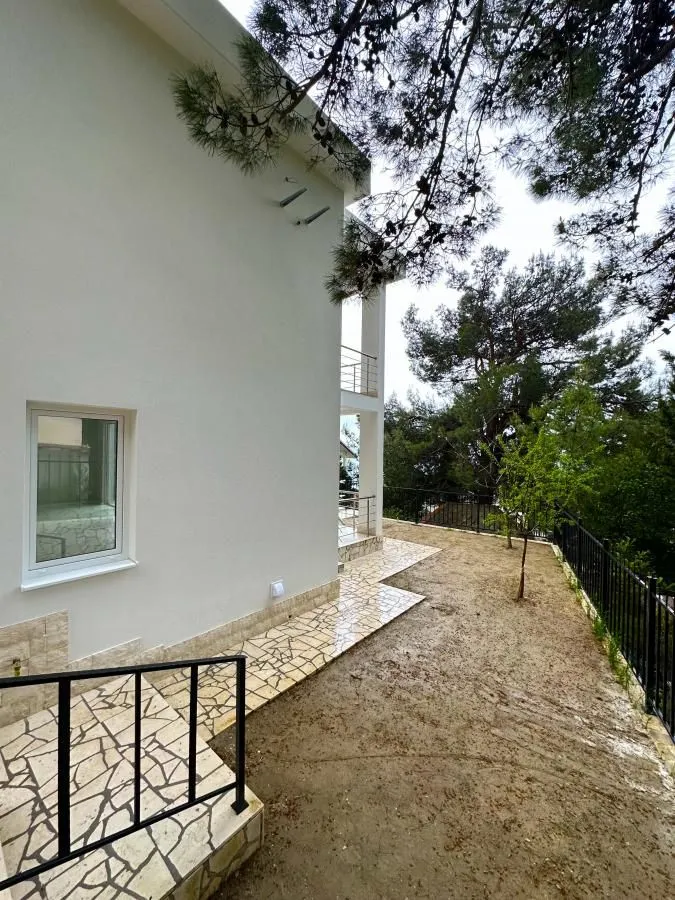 Sale, house, 220m², Bar, Crna Gora