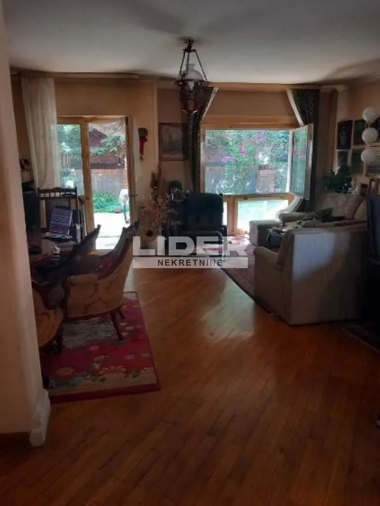 Sale, house, 240m², Zvezdara Sve Podlokacije, Beograd