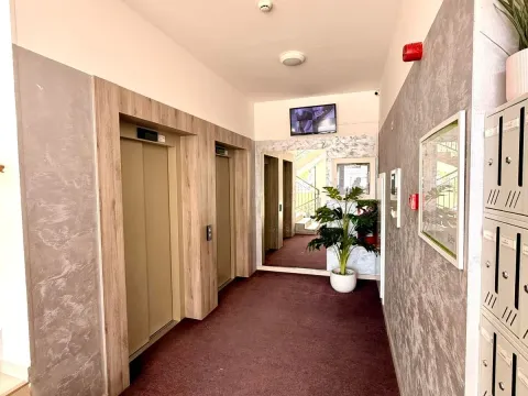 Rent, one bedroom apartment, 45m², City Kej, Podgorica - image 6