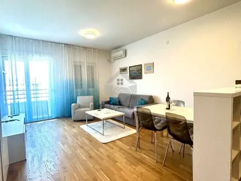 Prodaja, jednosoban stan, 51m², City Kvart, Podgorica - image 4
