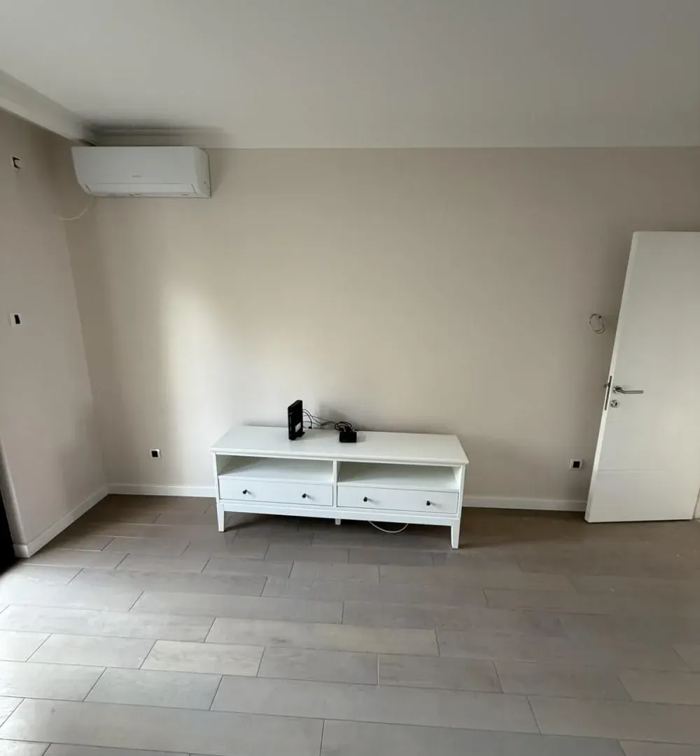 Izdavanje, kuća, 142m², Veliki Mokri Lug, Zvezdara Sve Podlokacije