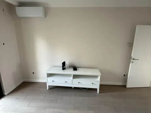 Izdavanje, kuća, 142m², Veliki Mokri Lug, Zvezdara Sve Podlokacije - image 4