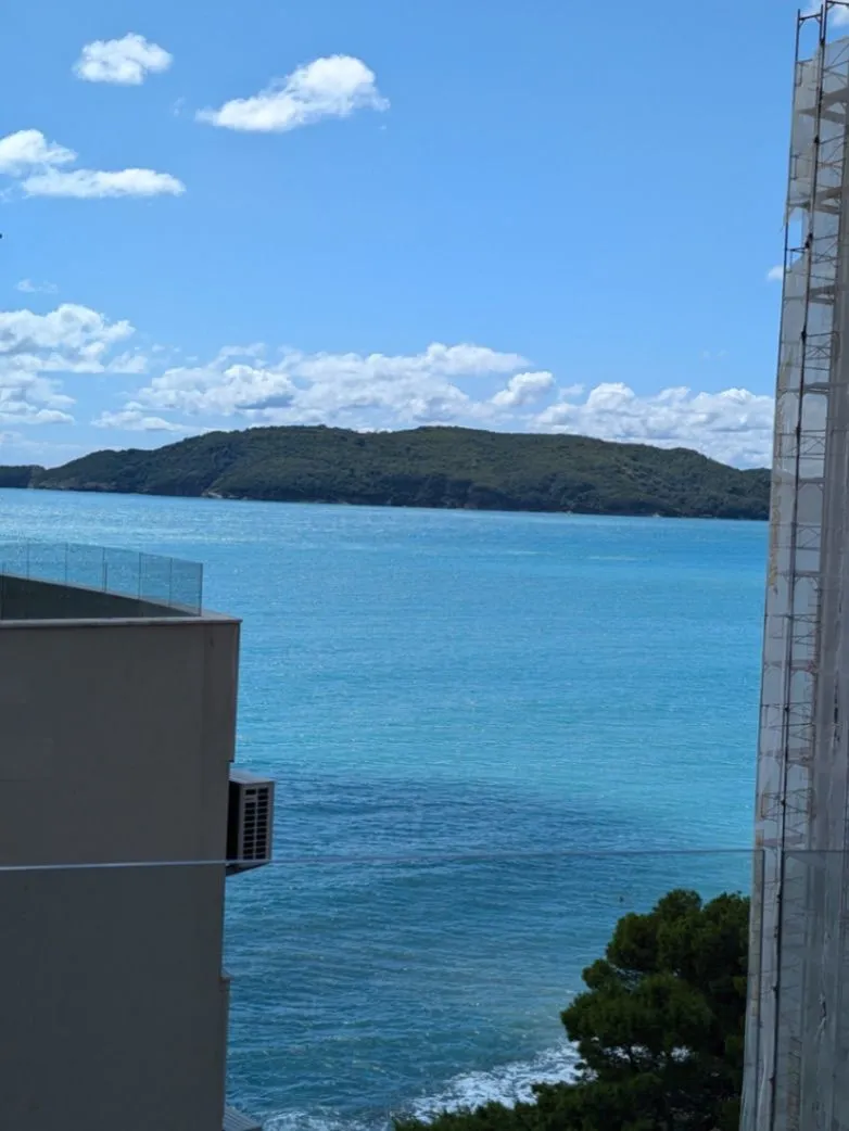 Prodaja, jednosoban stan, 57m², Rafailovići, Budva