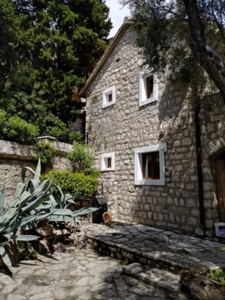 Rent, house, 140m², Katun Reževići, Budva