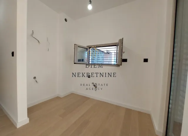 Prodaja, dvosoban stan, 55m², Dobrota, Kotor