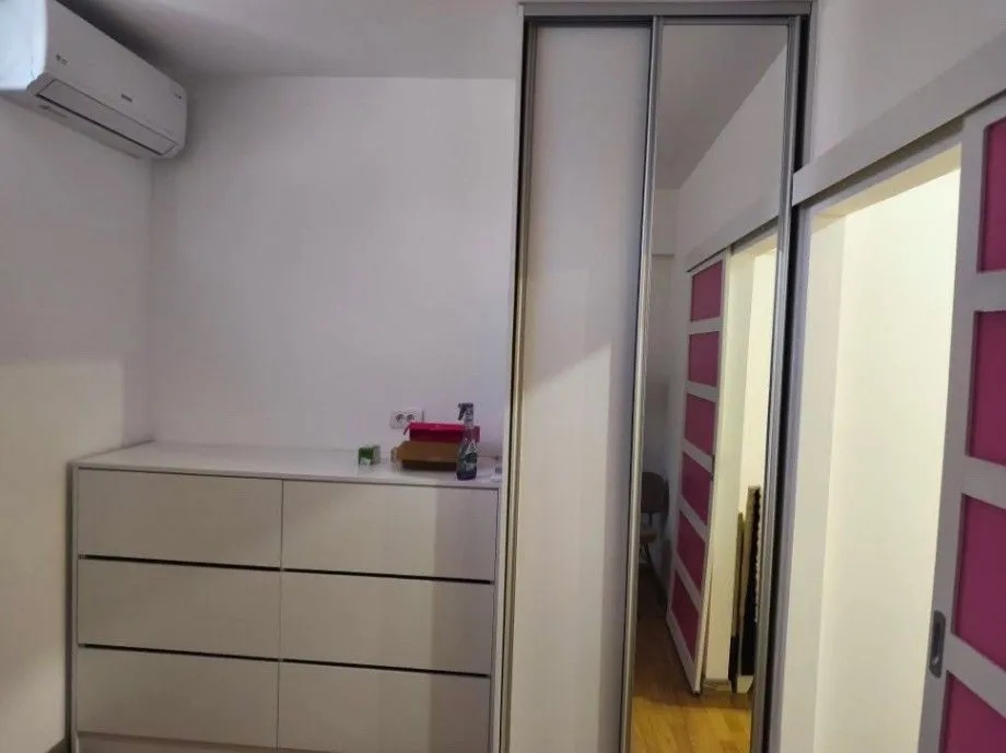 Izdavanje, jednosoban stan, 25m², Blok 9, Podgorica