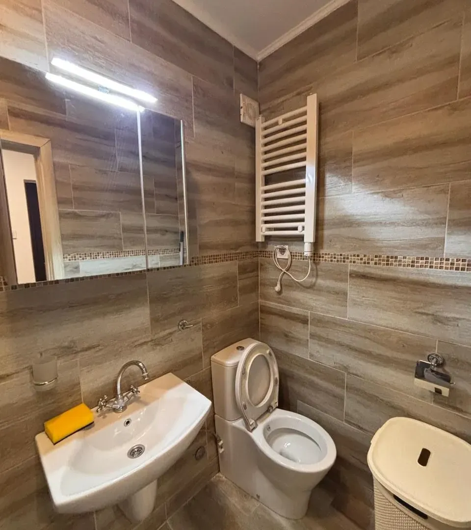 Izdavanje, jednosoban stan, 40m², Blok 5, Podgorica