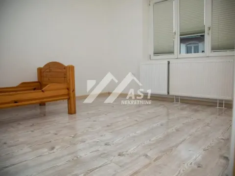 Izdavanje, kuća, 76m², Sremska Kamenica, Petrovaradin - image 9